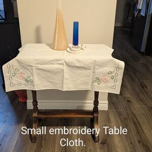 Embroidered White Tablecloth with Floral Design. Small Cloth. Linen Starched.EUC